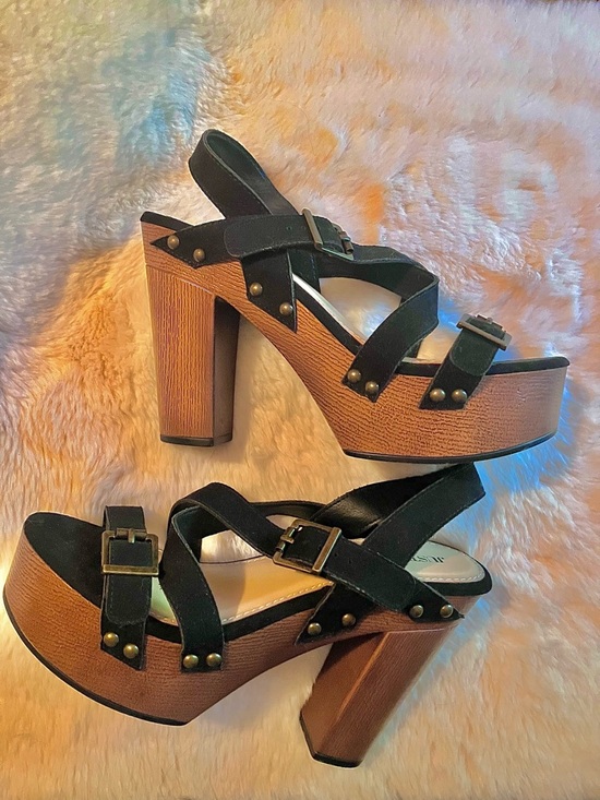 JustFab Shoes - JustFab~Vintage 70s Style Black Strappy Platform Heel Sandals-Retro Vogue Sexy